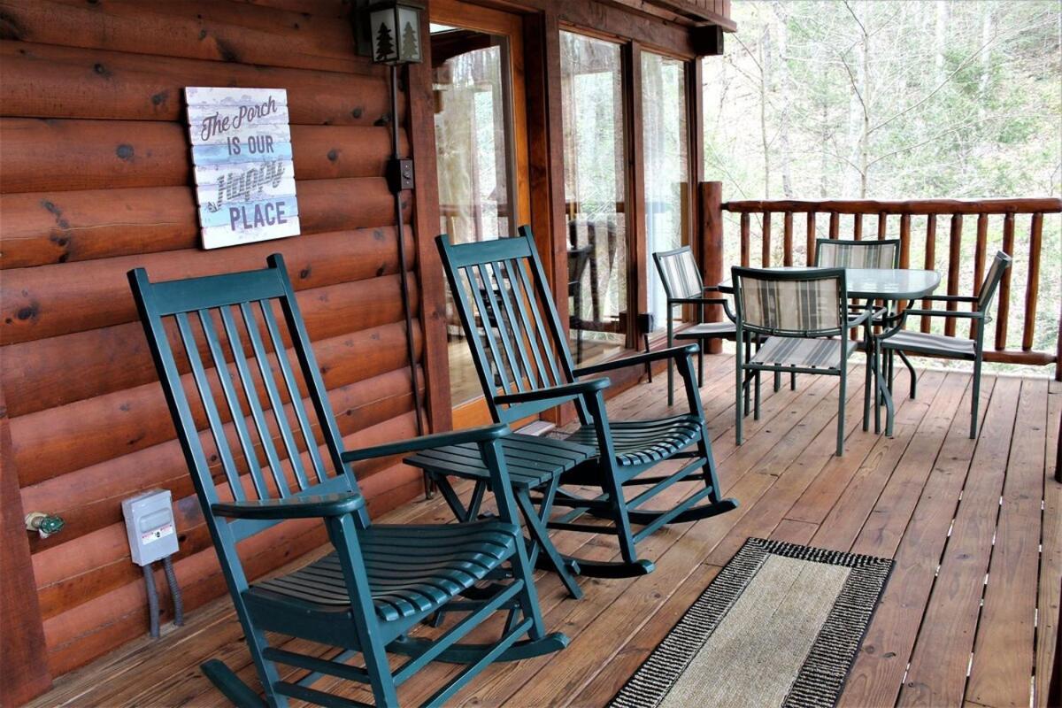 Mountain Joy -Private Treehouse Style Cabin That Sleeps 4-Free Tickets Gatlinburg Exterior photo