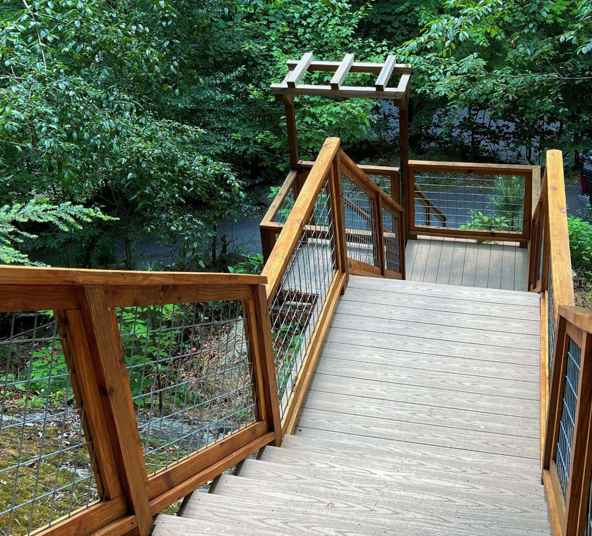 Mountain Joy -Private Treehouse Style Cabin That Sleeps 4-Free Tickets Gatlinburg Exterior photo